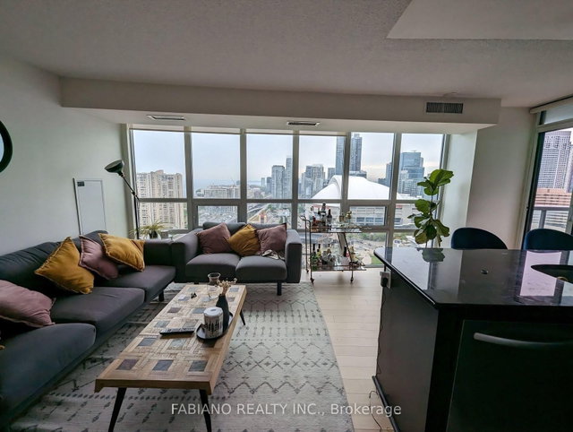 3302 - 19 Grand Trunk Crescent