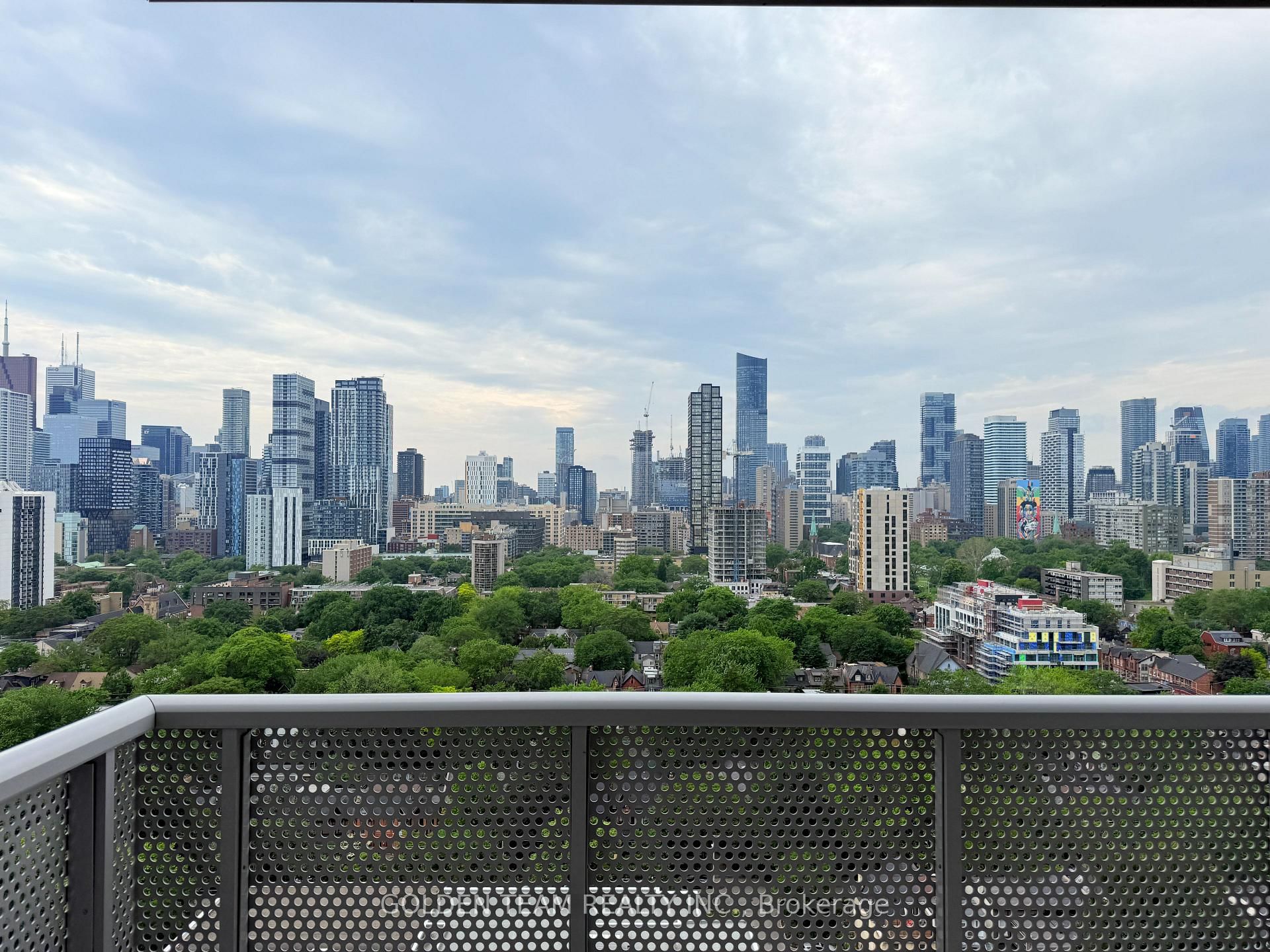 10 Oak Street, Unit 1807