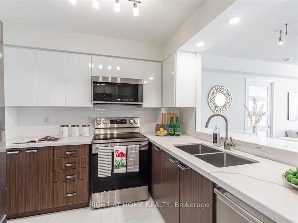 555 Wilson Hts Boulevard, Unit 215