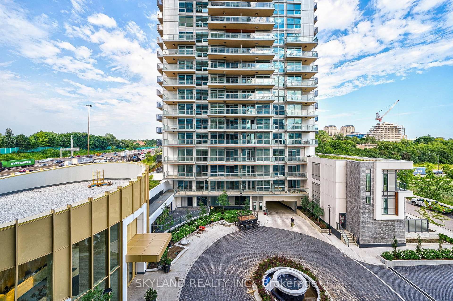 27 Mcmahon Street, Unit 608