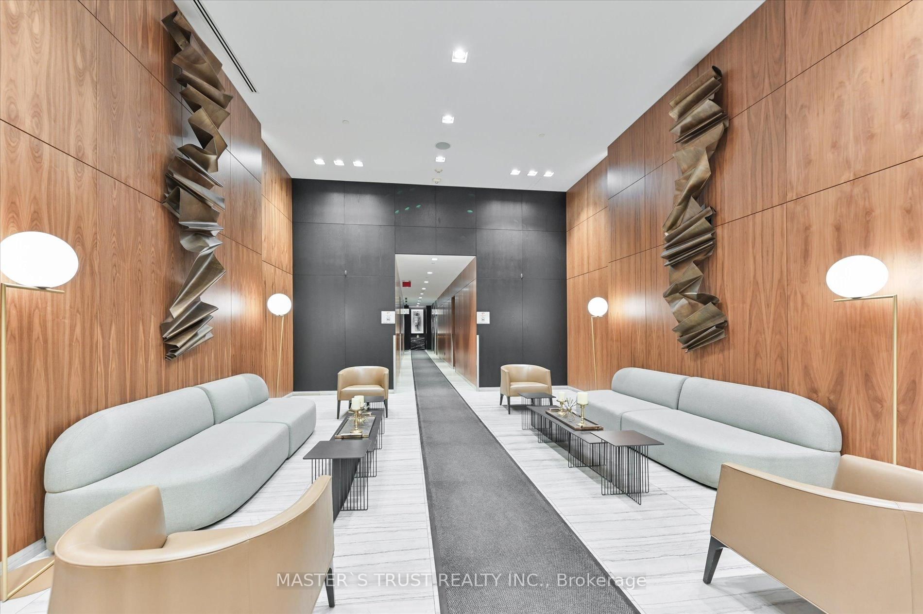 8 Eglinton Avenue E, Unit PH5801