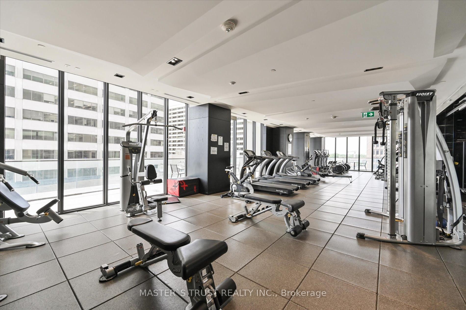 8 Eglinton Avenue E, Unit PH5801