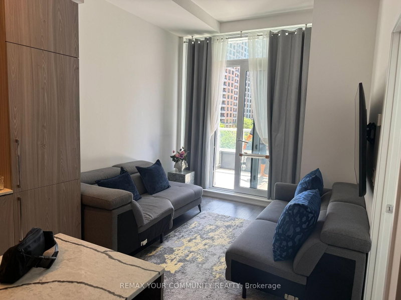 401 - 15 Holmes Avenue