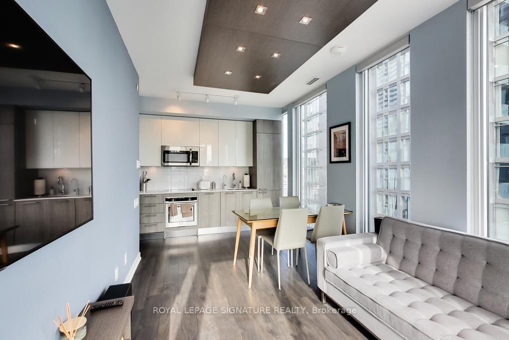 1704-28 Wellesley Street, Toronto, ON, photo 4