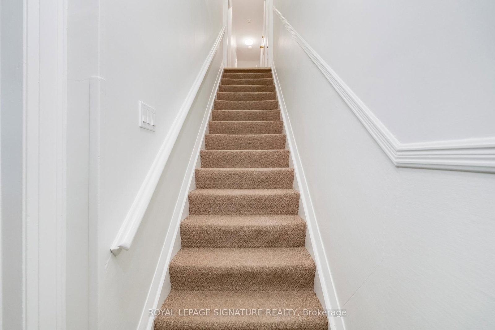 27 Hillsboro Avenue • Toronto, ON photo 12