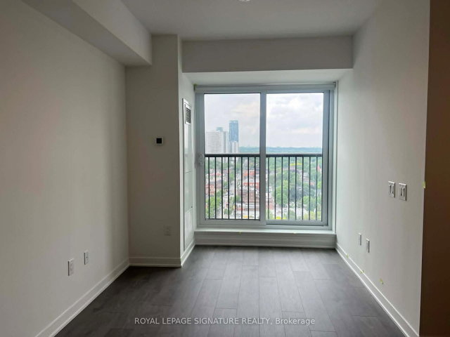 1809 - 10 Oak Street