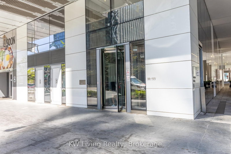 1010 - 88 Harbour Street