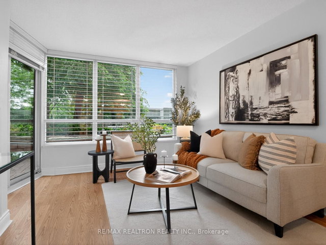 317 - 25 Greenview Avenue
