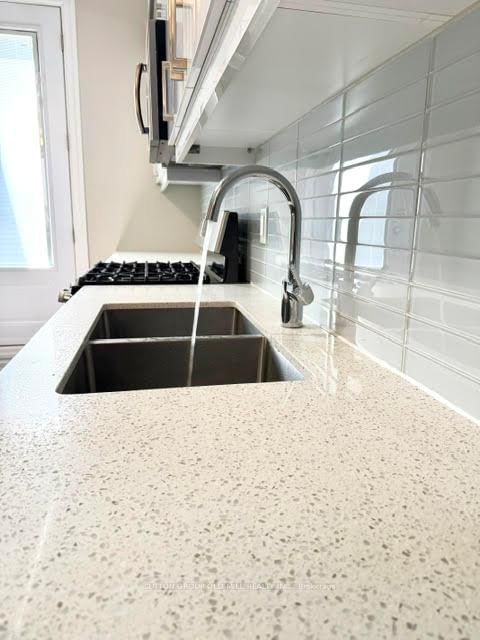 2A-259 Gerrard Street, Toronto, ON, photo 4