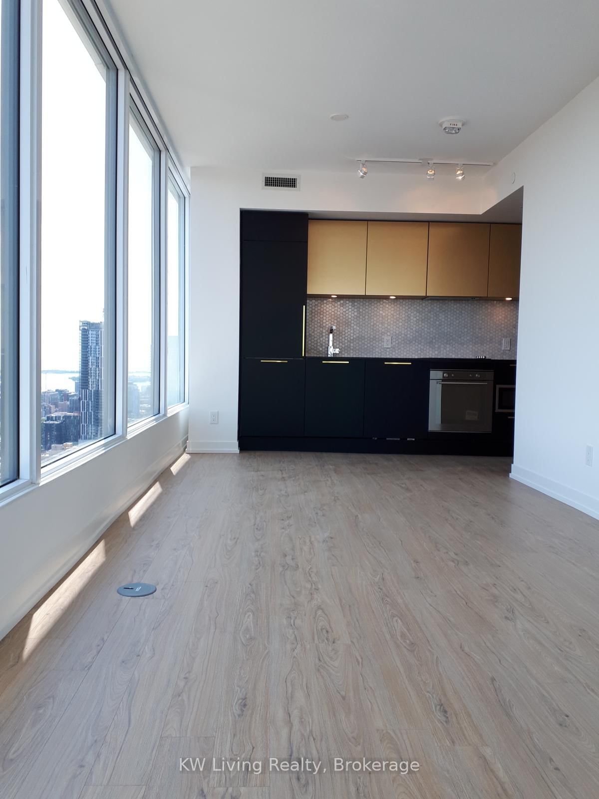 85 Wood Street • #4212 • Toronto, ON photo 8