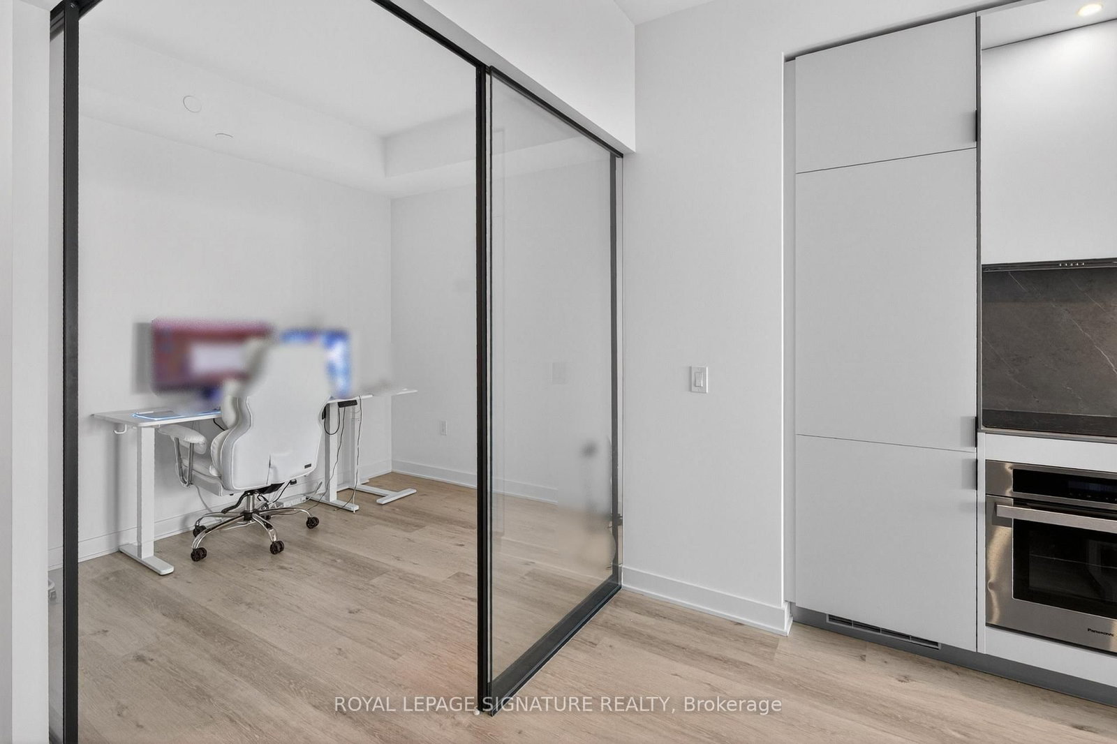 55 E Charles Street • #4303 • Toronto, ON photo 10