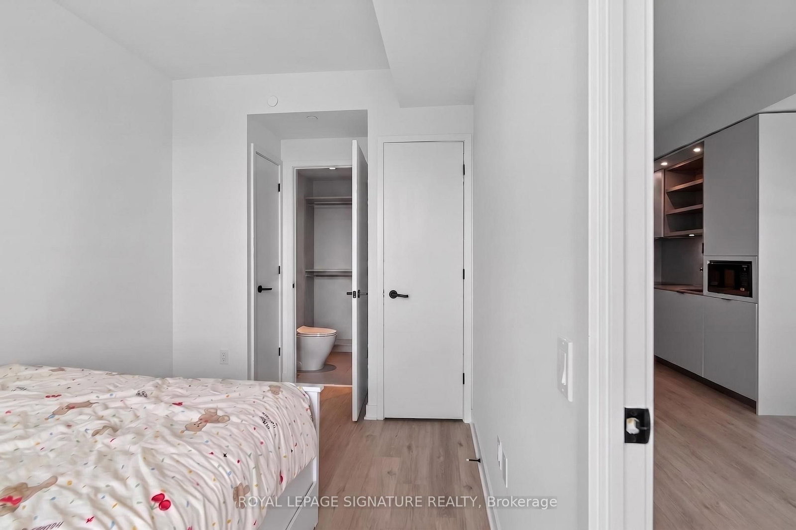 55 E Charles Street • #4303 • Toronto, ON photo 26