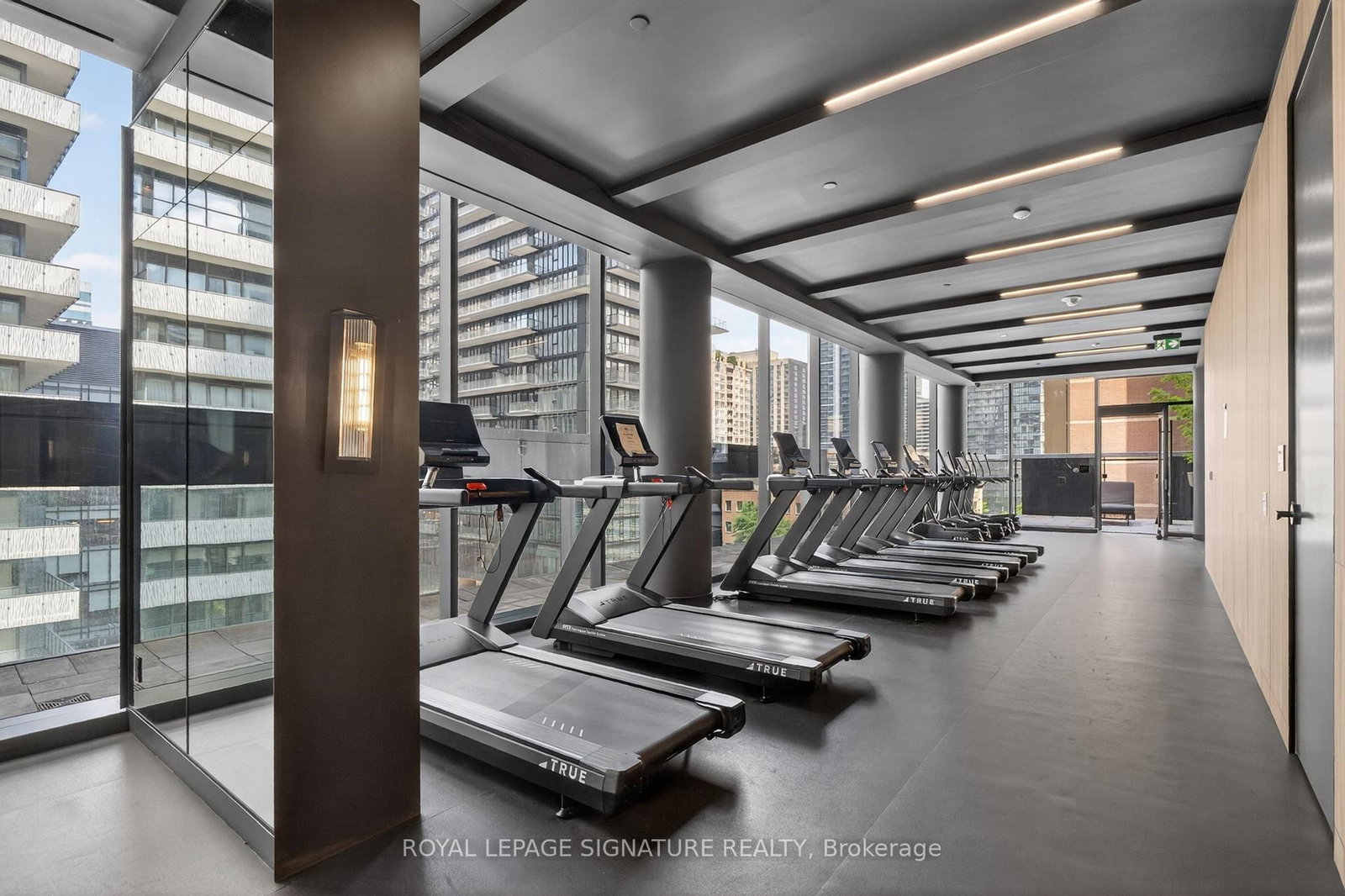 55 E Charles Street • #4303 • Toronto, ON photo 33