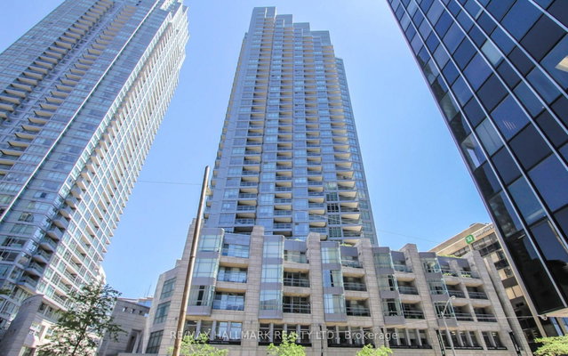 1206 - 2181 Yonge Street
