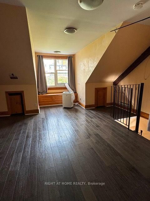 2-104 Bleecker Street, Toronto, ON