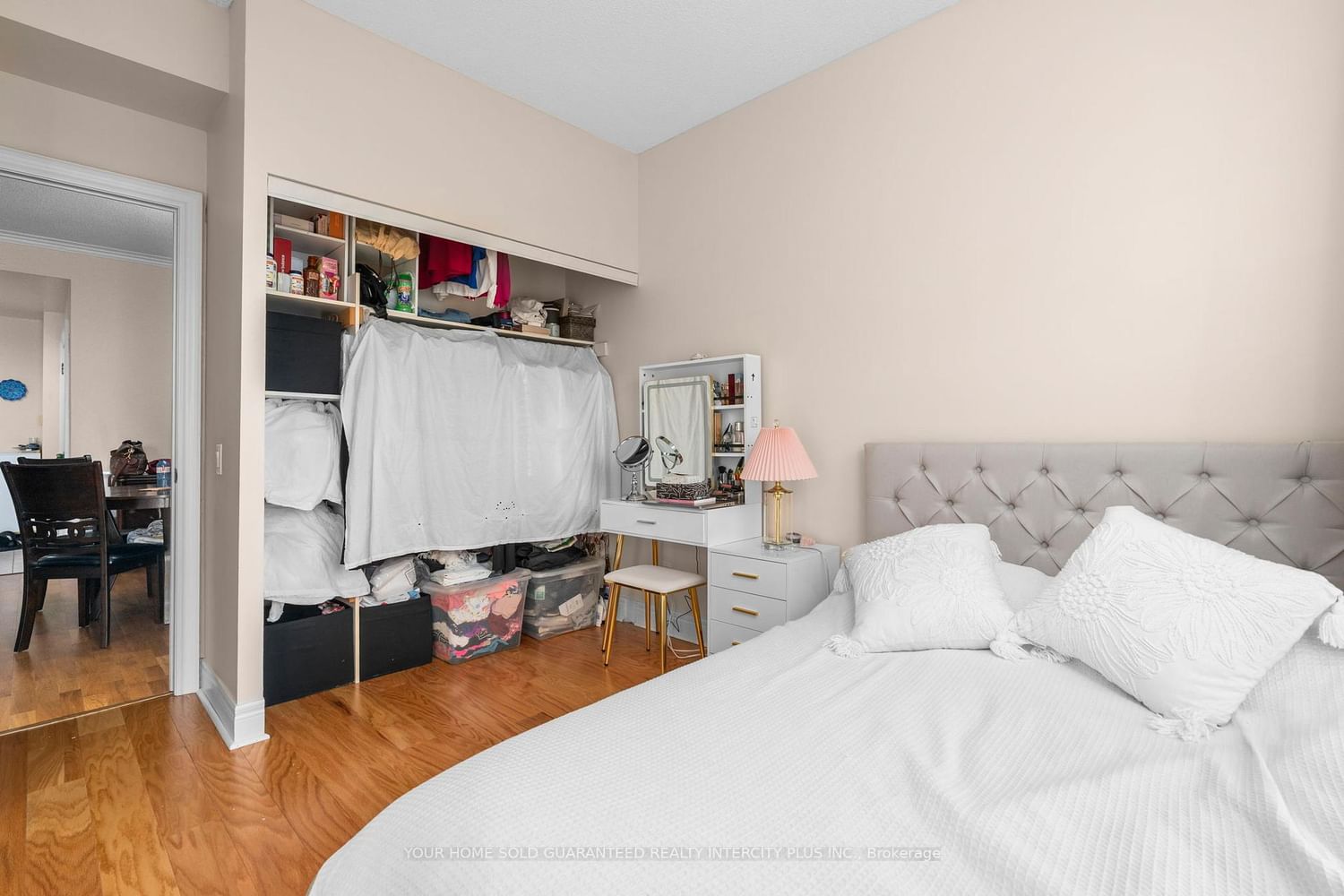 1 Clairtrell Road • #811 • Toronto, ON photo 25