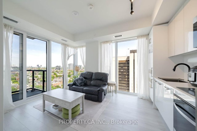 1702 - 280 Dundas Street W