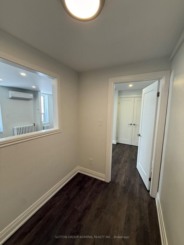 102 - 699 Eglinton Avenue W