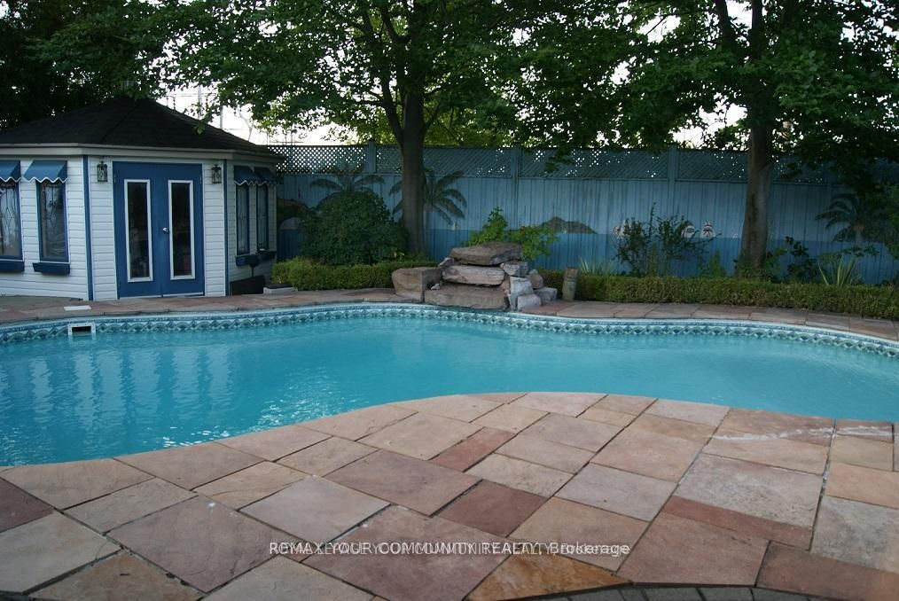 56 Willesden Road • Toronto, ON photo 23