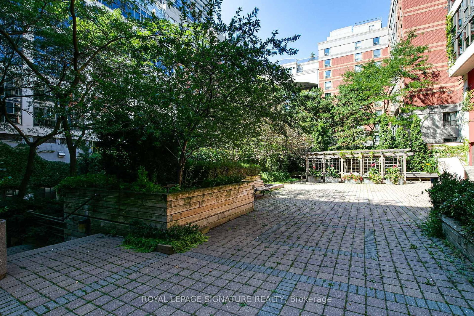 222 The Esplanade • #525 • Toronto, ON photo 40