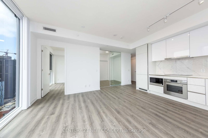 3810 - 180 Front Street E