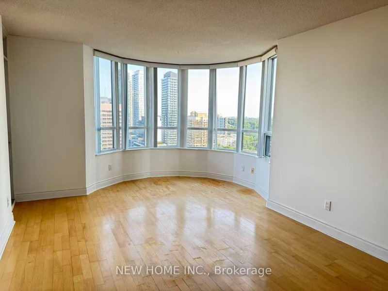 1627 - 15 Northtown Way