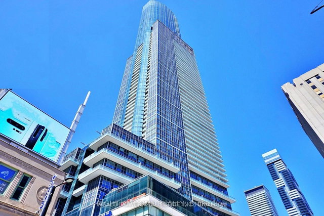 2206 - 386 Yonge Street