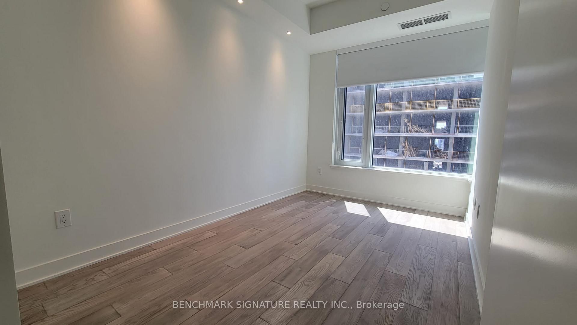 11 Yorkville Avenue, Unit 2102