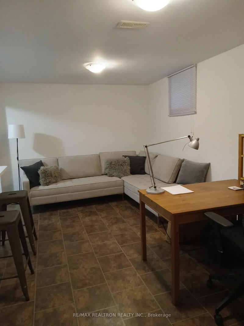 Bsmt - 645 Hillsdale Avenue E