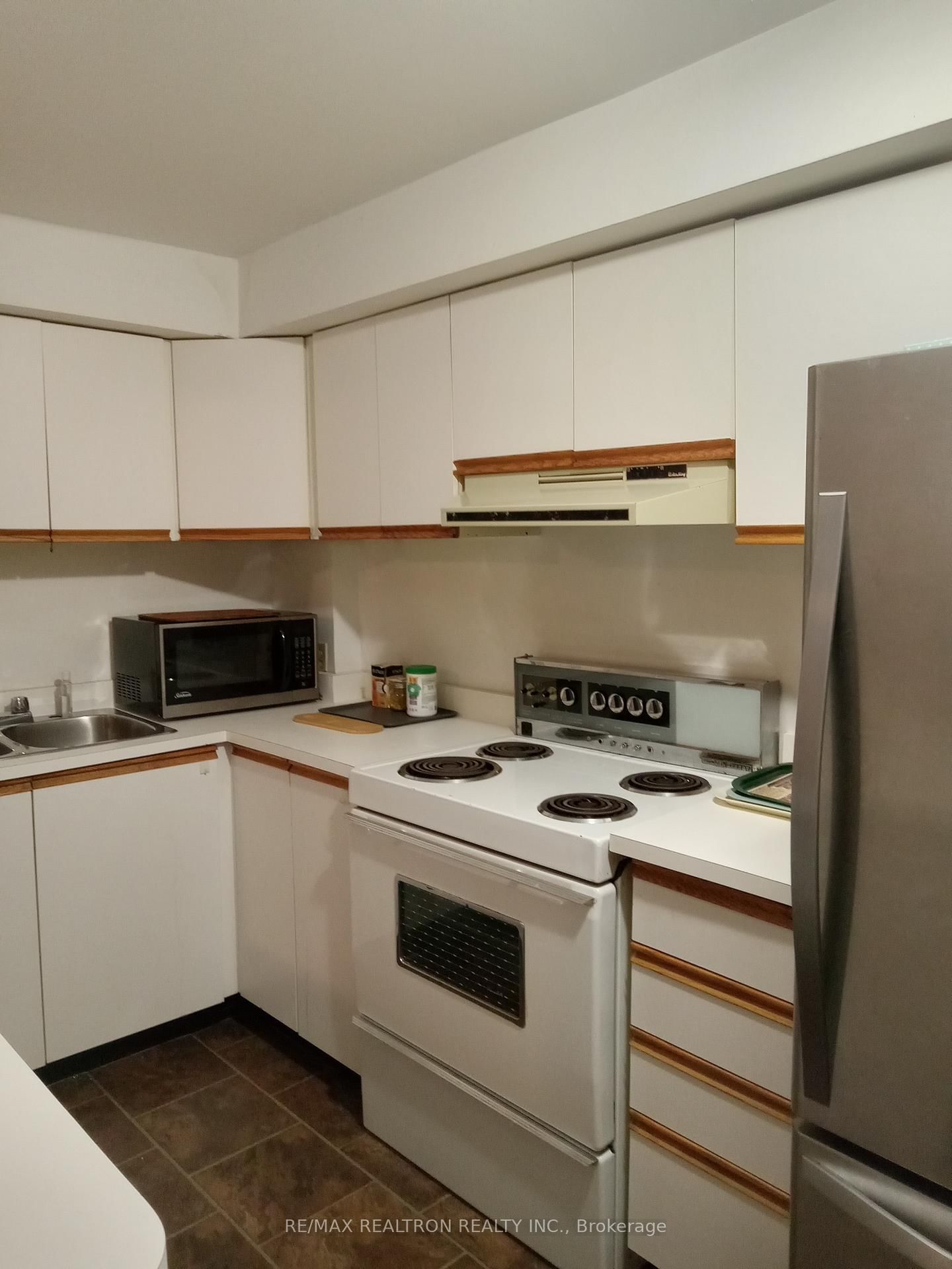 Bsmt-645 Hillsdale Avenue, Toronto, ON, photo 3