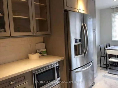 Unit Upper Unit — 102 Peckham Avenue — photo 4
