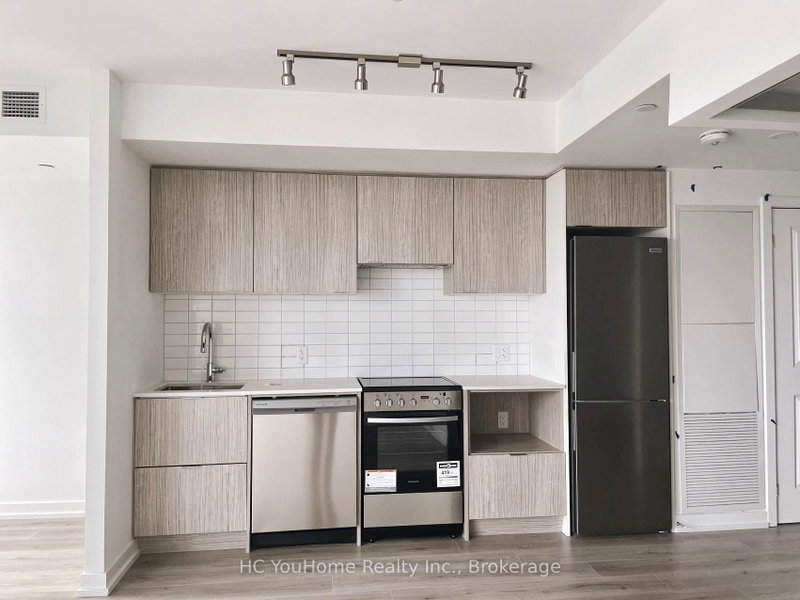 home for lease on 4101-395 Bloor Street E