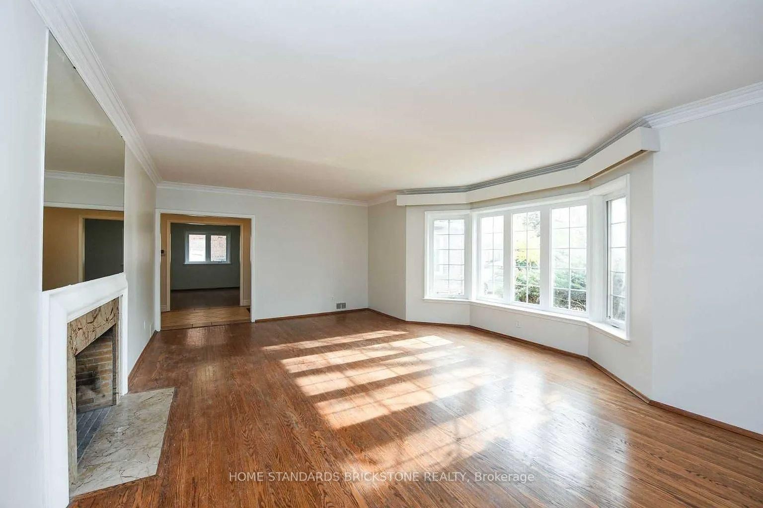 90 Centre Avenue, Toronto, ON, photo 3