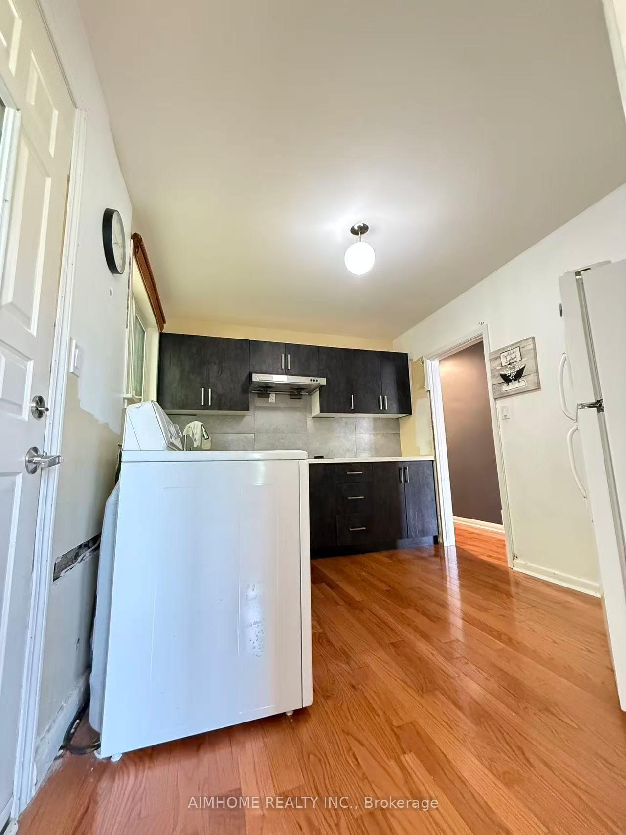 256 Patricia Avenue, Unit Main