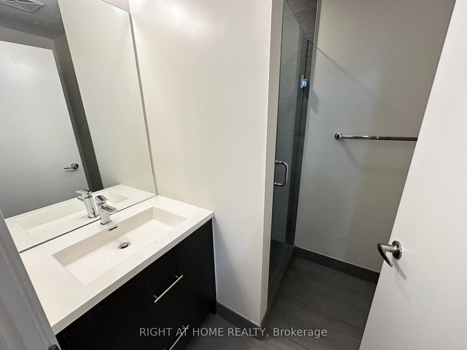 605-188 Fairview Mall Drive, Toronto, ON, photo 4