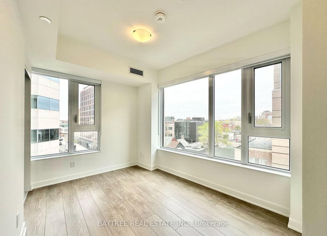 544 - 543 Richmond Street W