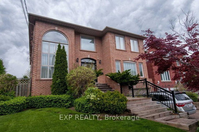 220 Viewmount Avenue