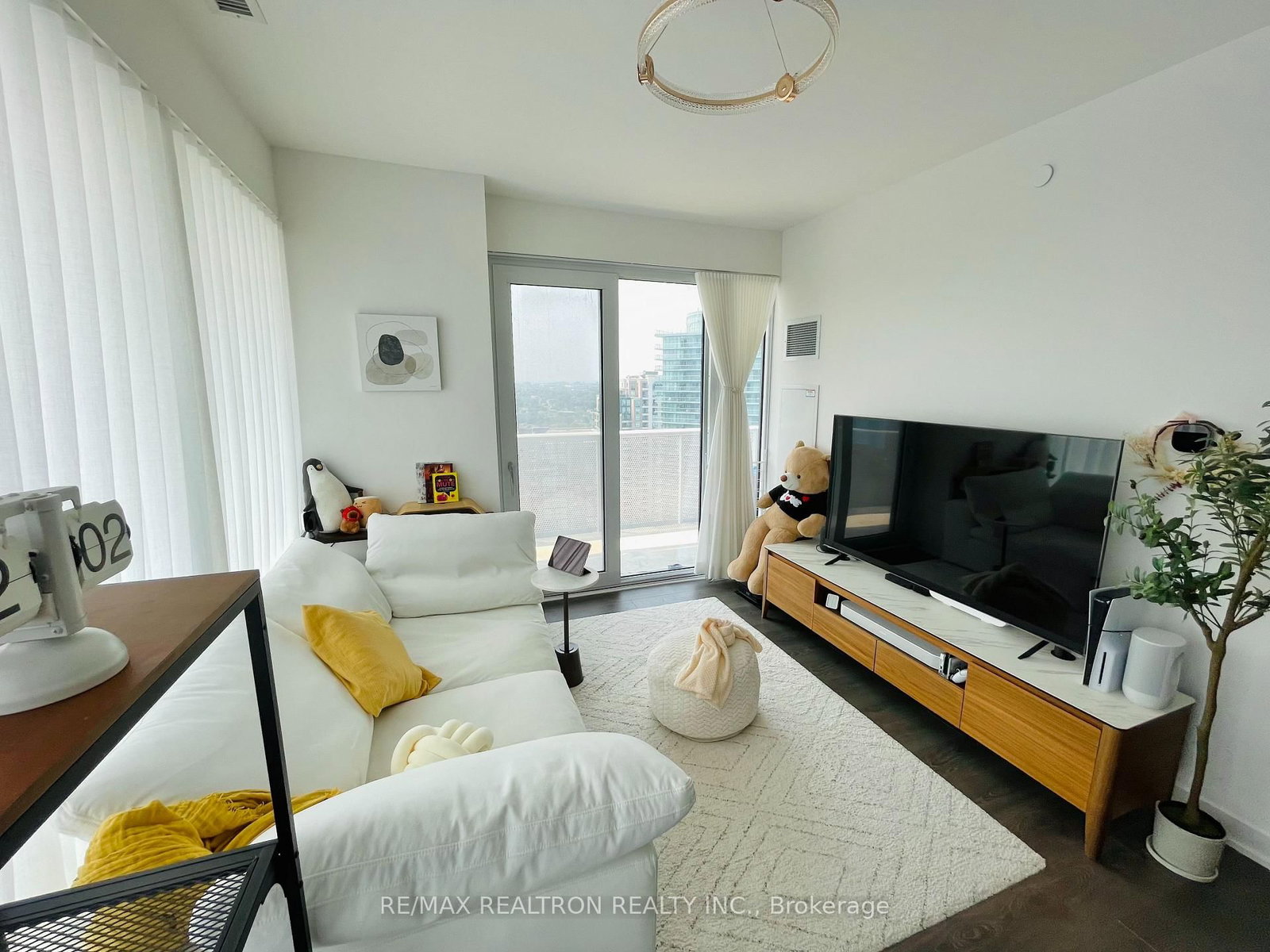 2002-15 Holmes Avenue, Toronto, ON
