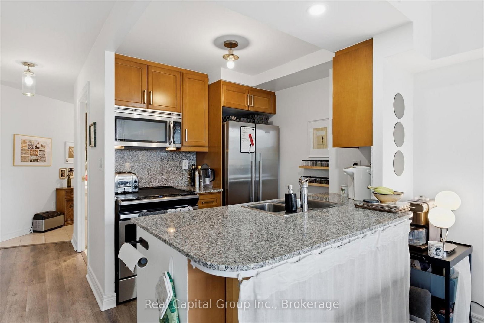 Listing Image 7