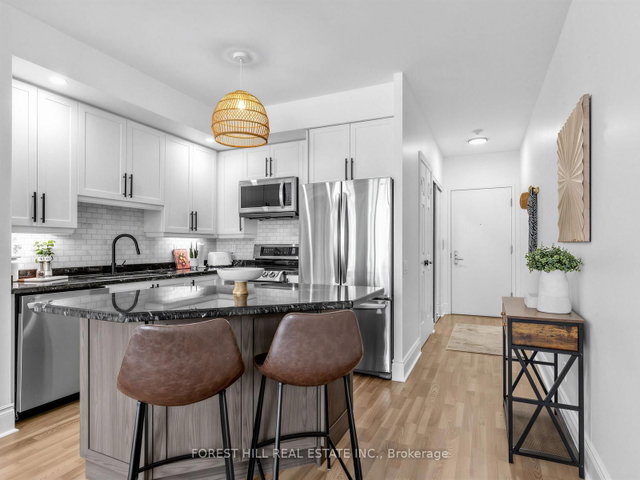 1514 - 123 Eglinton Avenue E