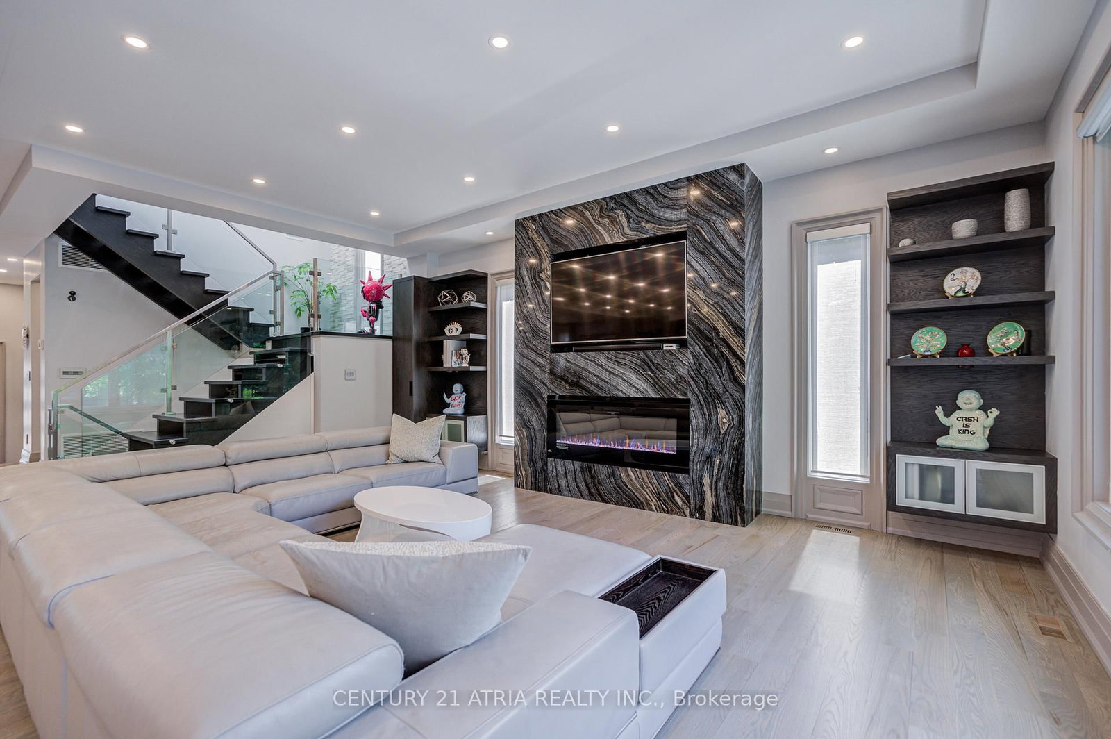 460 Hounslow Avenue • Toronto, ON photo 10