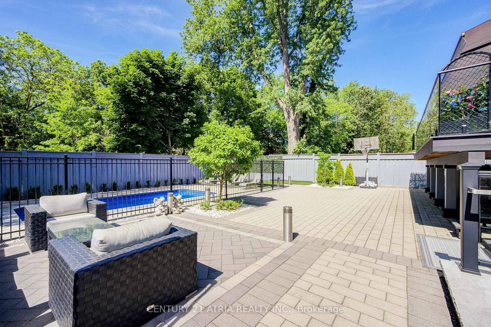 460 Hounslow Avenue • Toronto, ON photo 47