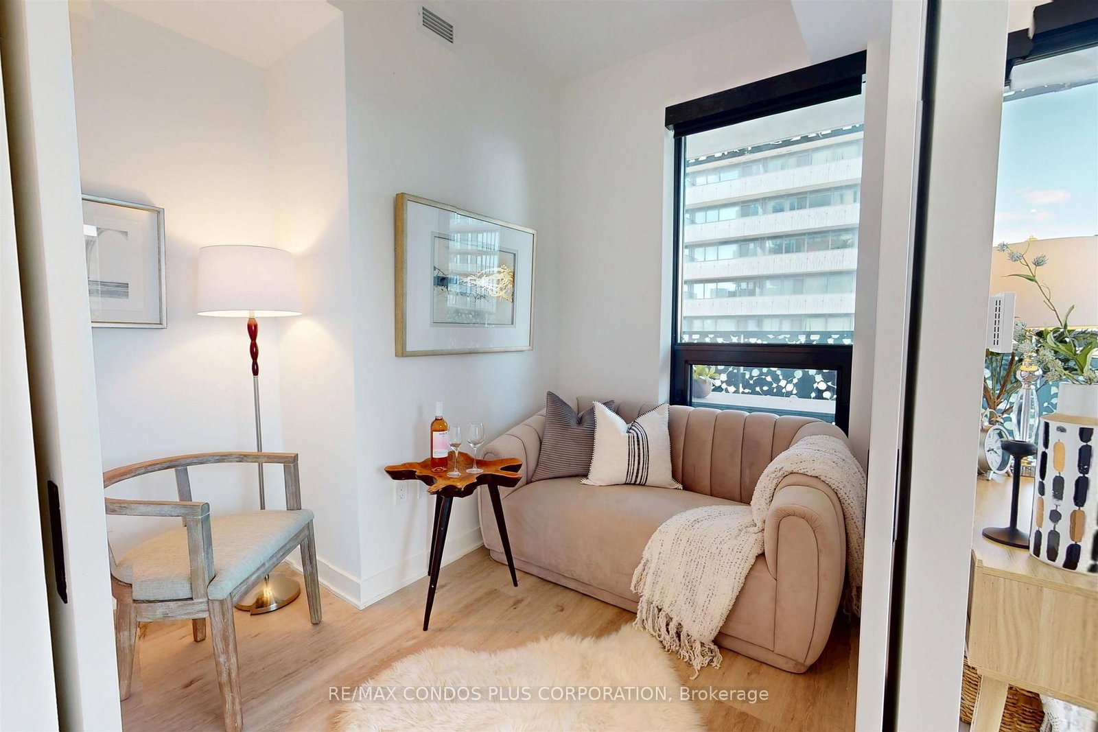 55 E Charles Street • #3812 • Toronto, ON photo 11