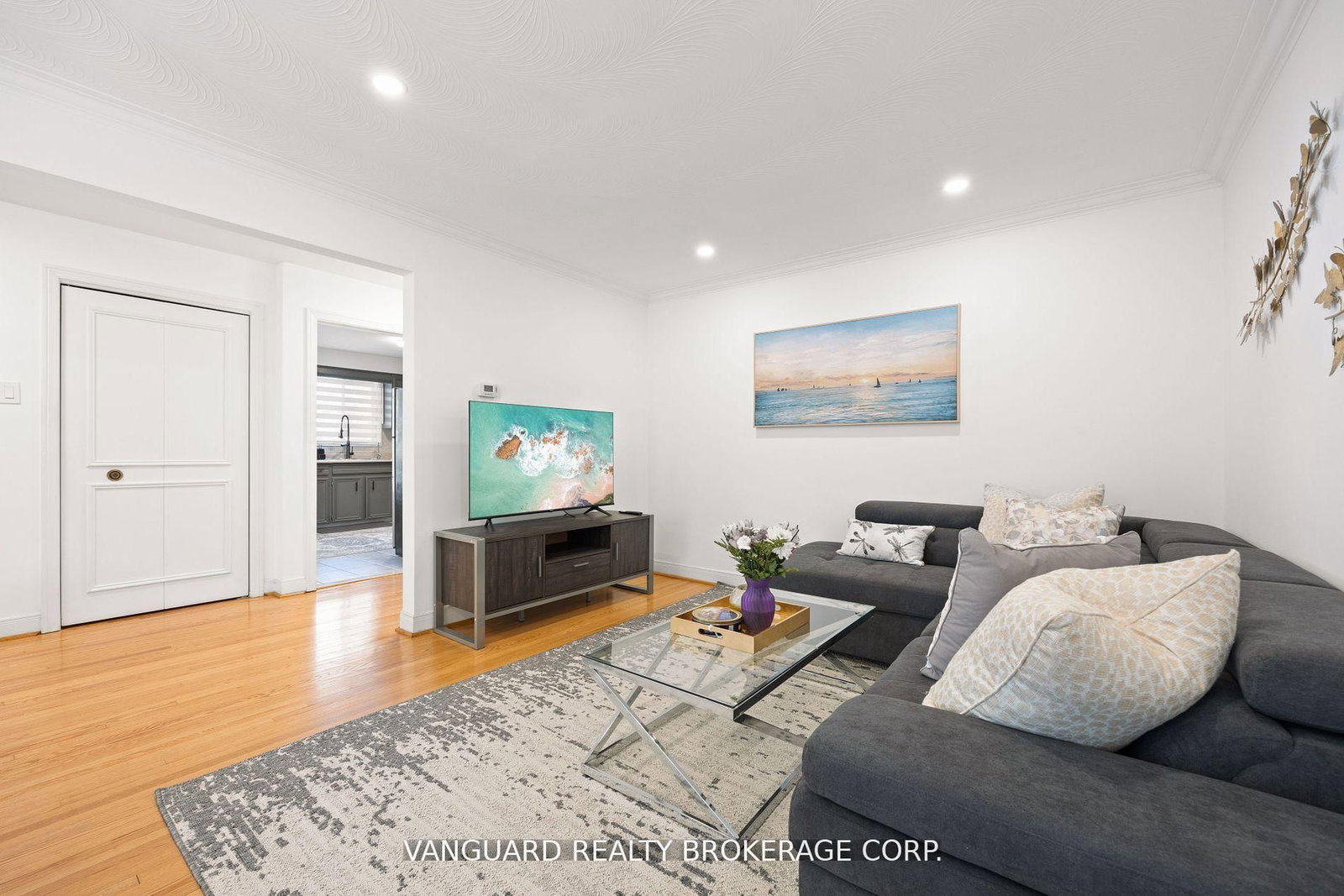 Main-73 Centre Avenue, Toronto, ON, photo 4