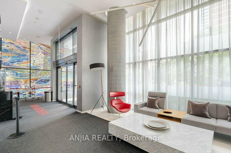 312 - 185 Roehampton Avenue