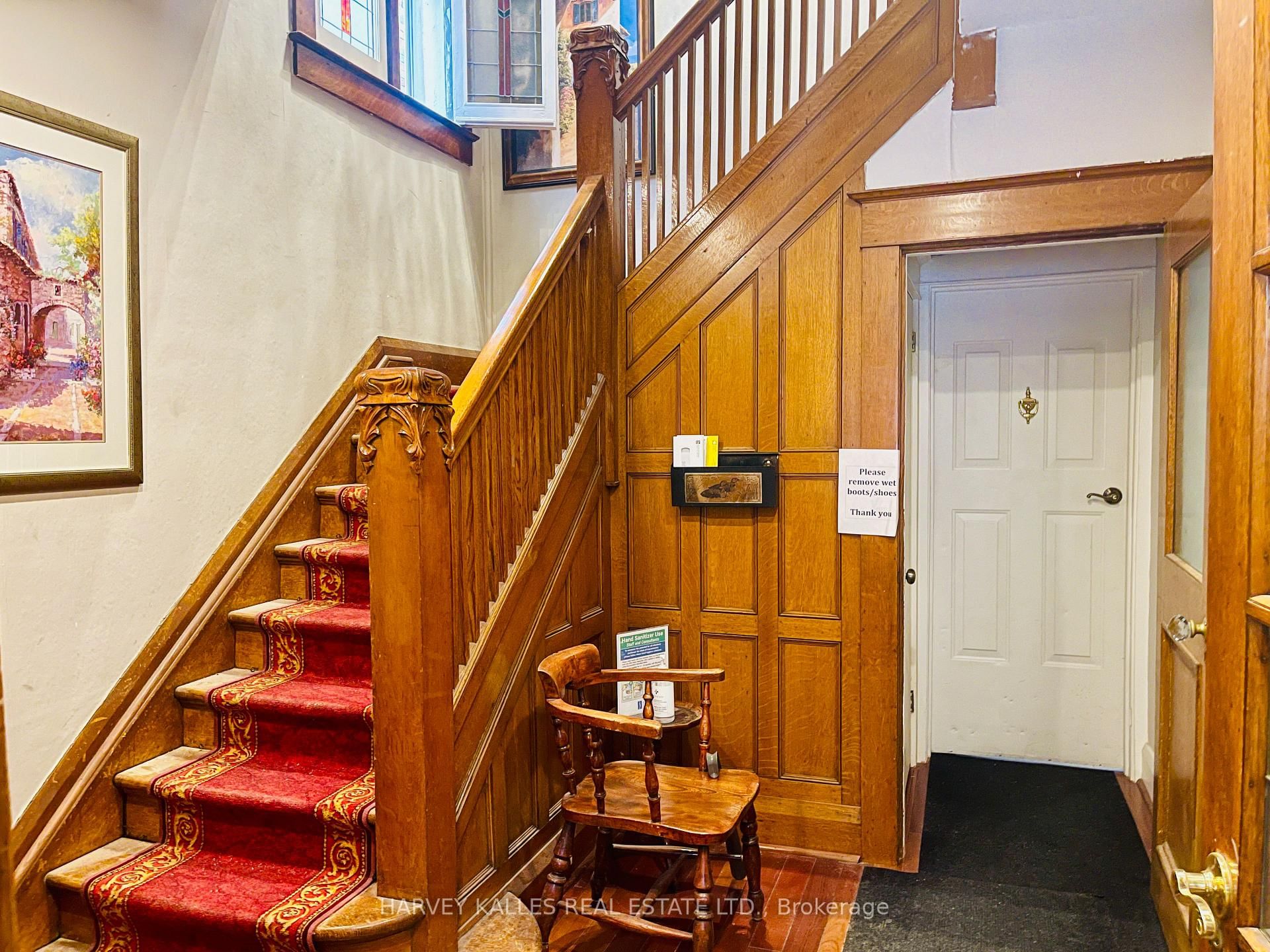 218 Heath Street W, Unit Basement