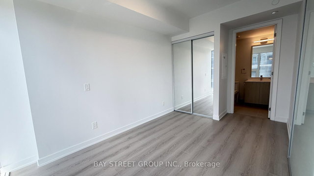 905 - 100 Queen Street E
