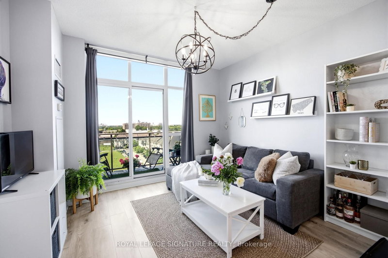 923 - 120 Dallimore Circle
