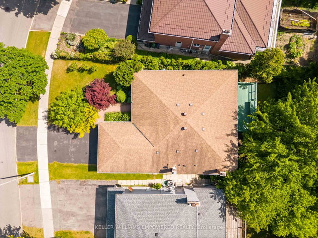 42 Pineway Boulevard