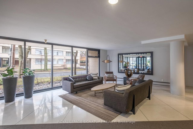 1105 - 575 Avenue Road